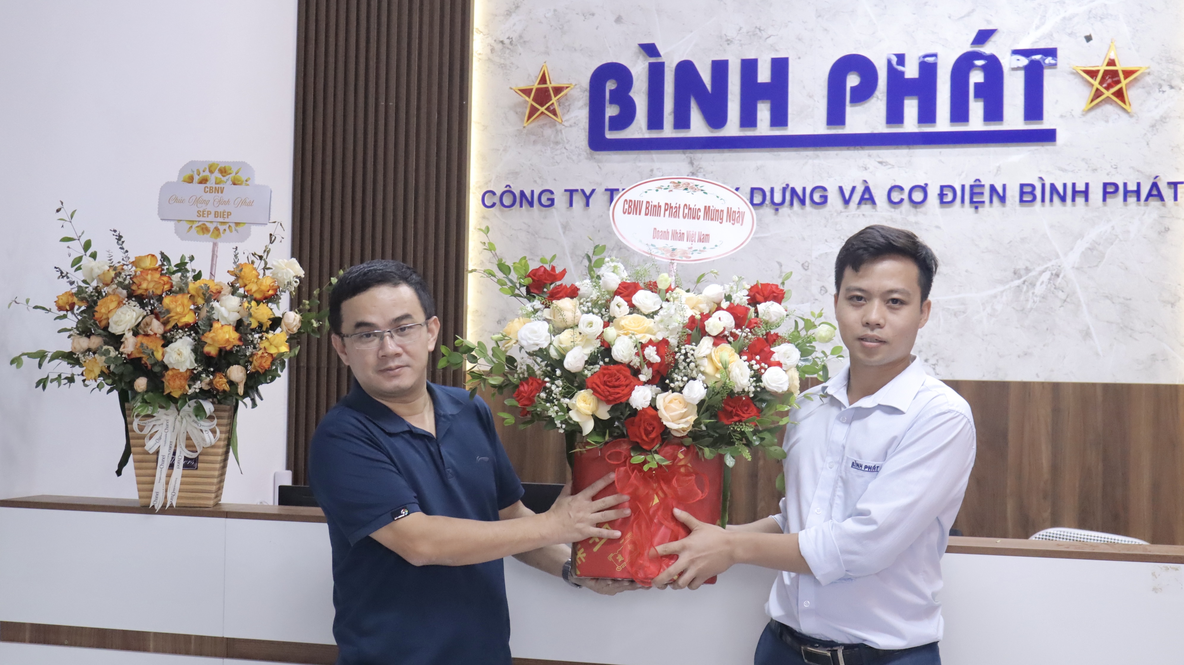 BÀI VIẾT CHÚC  MỪNG NGÀY DOANH NHÂN 13_10