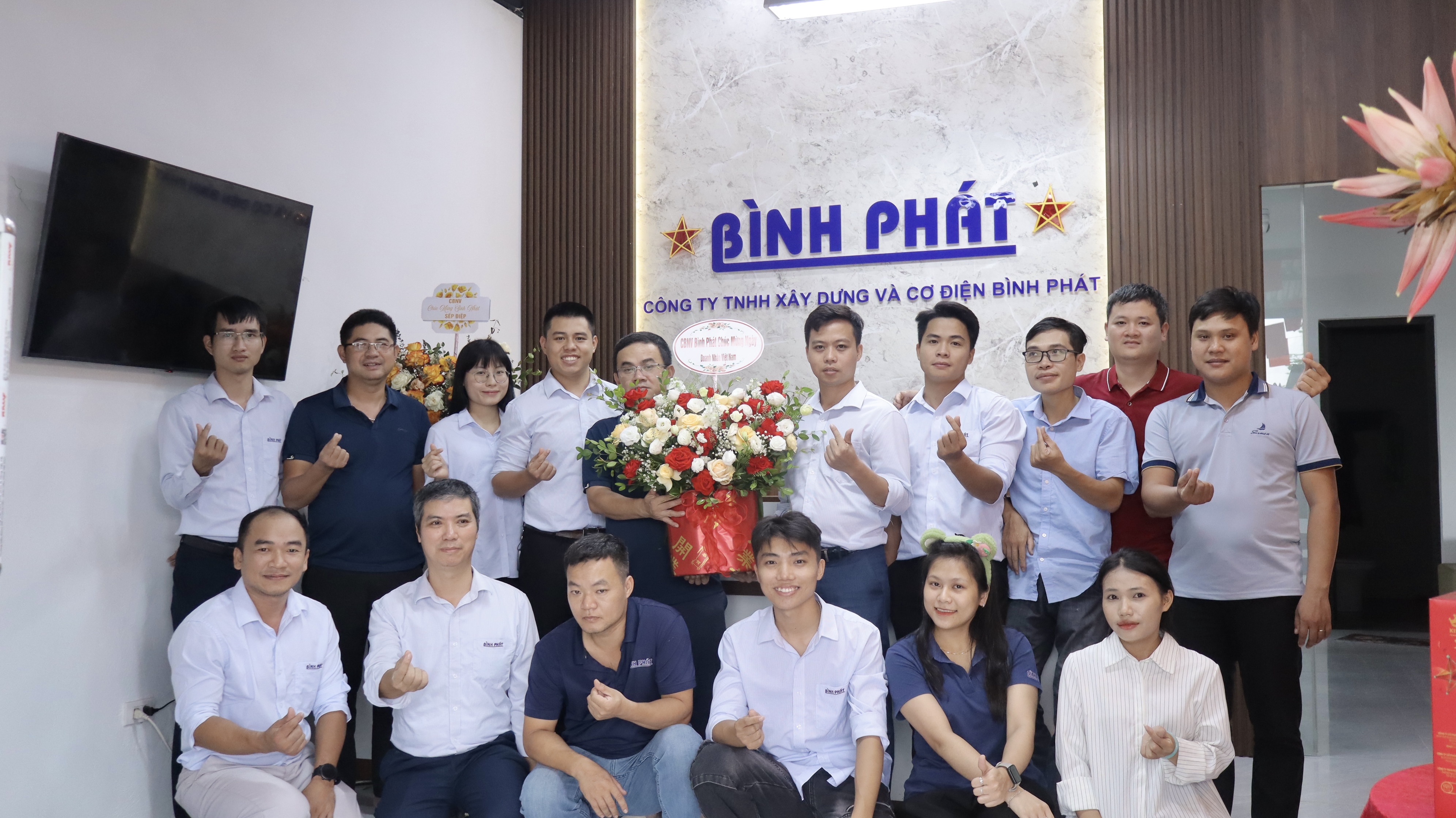 BÀI VIẾT CHÚC  MỪNG NGÀY DOANH NHÂN 13_10