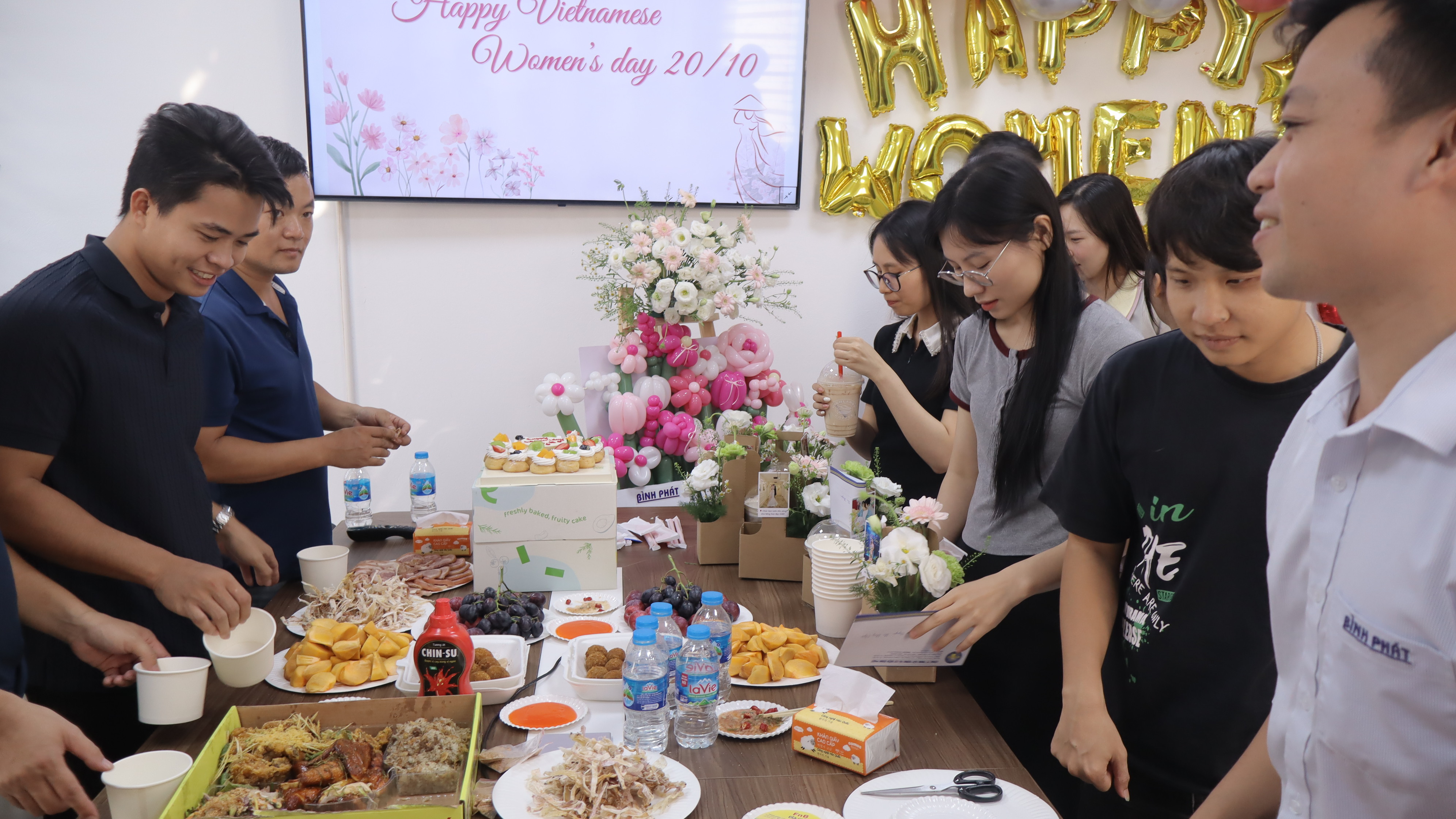 CÔNG TY BÌNH PHÁT TƯNG BỪNG KỶ NIỆM NGÀY PHỤ NỮ VIỆT NAM 20_10 – RỘN RÀNG, YÊU THƯƠNG VÀ GẮN KẾT