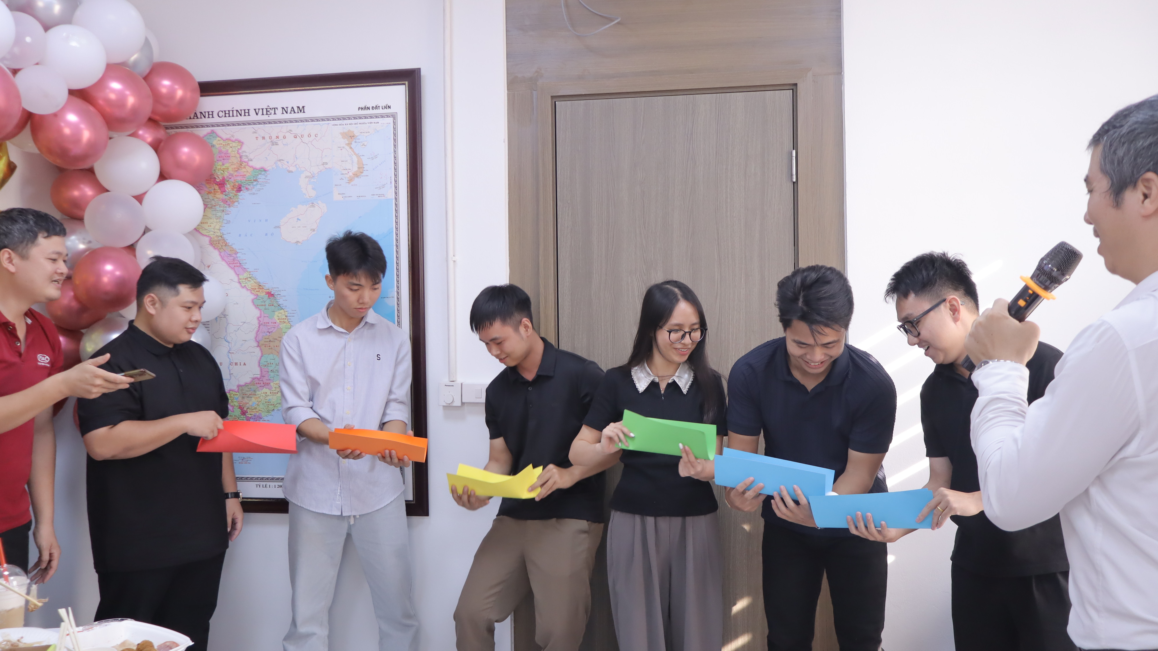 CÔNG TY BÌNH PHÁT TƯNG BỪNG KỶ NIỆM NGÀY PHỤ NỮ VIỆT NAM 20_10 – RỘN RÀNG, YÊU THƯƠNG VÀ GẮN KẾT