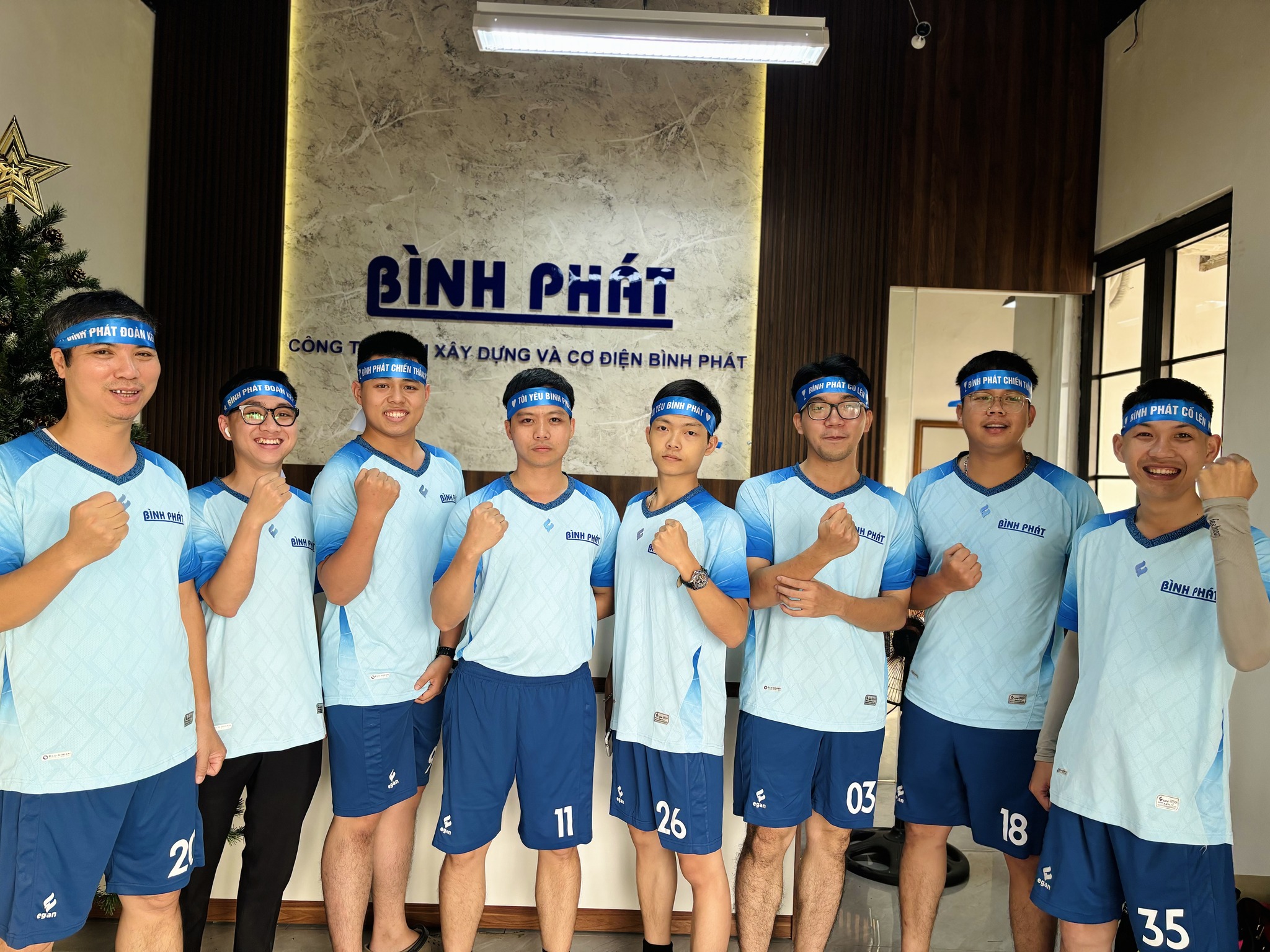 Giao hữu bóng đá giữa Bình Phát và Panasonic